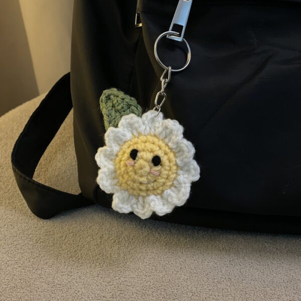 Daisy Smiley Keychain