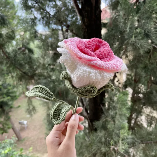 How much do crochet flowers cost in Pakistan?