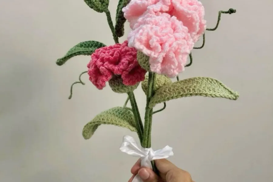 Crochet flowers vs fresh flowers: an honest comparison